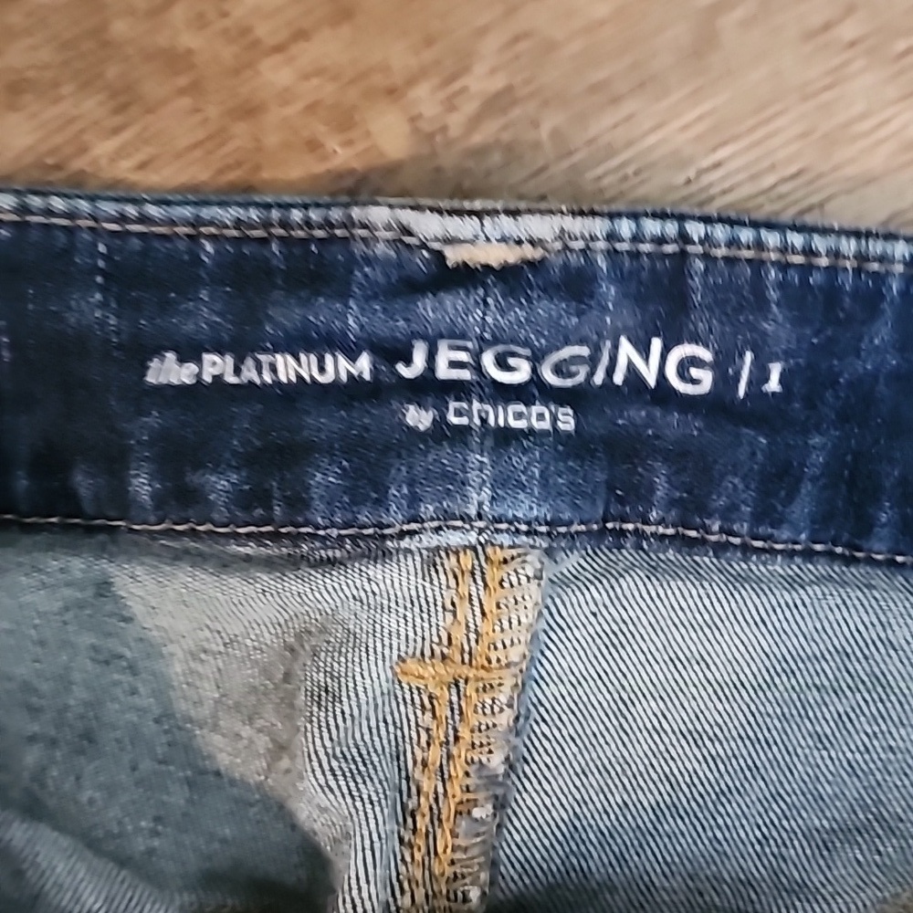 Chico Platinum Blue Jeggings sz 1 (8) - Picture 3 of 11